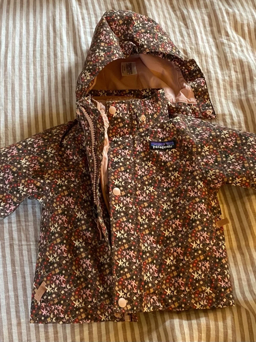 Patagonia Size 6-12 month 3-in-1 All Seasons Floral Hooded Jacket